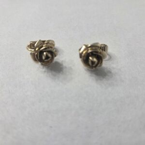 Vintage Elegant Gold Color Rose Clip-On Earrings Costume Jewelry